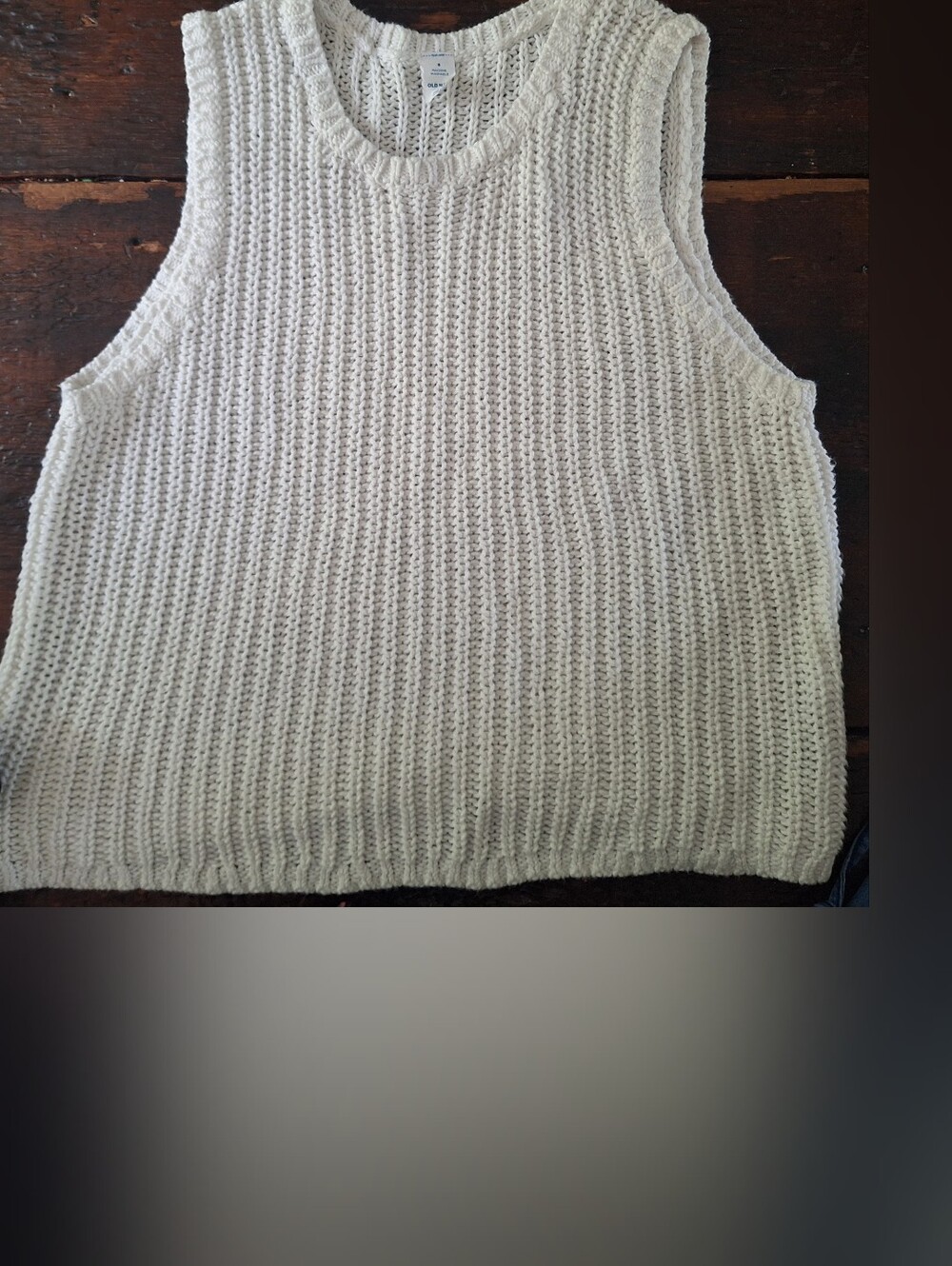 Old Navy White KnitbTank Top/Sweater Vest